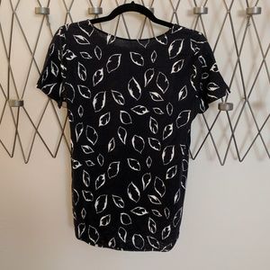 LOFT Tops - NWT Ann Taylor LOFT leaf-printed dark blue top LOFT Tops - NWT Ann Taylor LOFT leaf-printed dark blue top